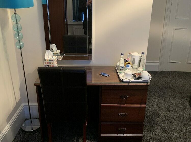 住宿加早餐  The Carlton