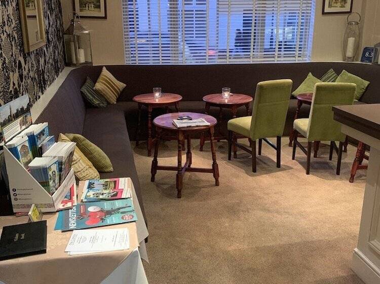 住宿加早餐  The Carlton