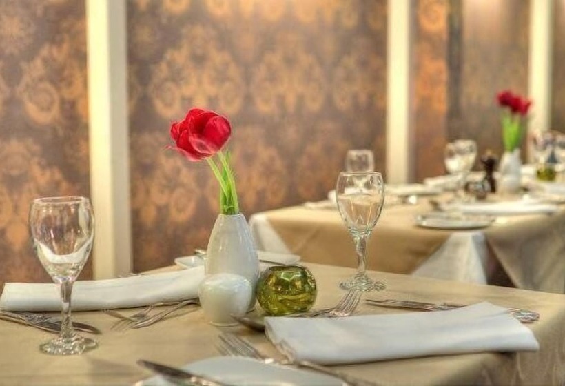 住宿加早餐  The Carlton