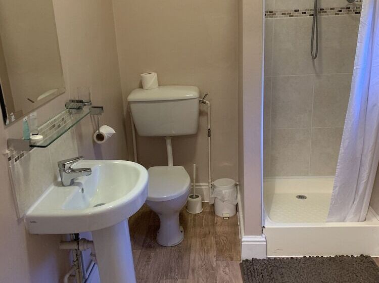 住宿加早餐  The Carlton