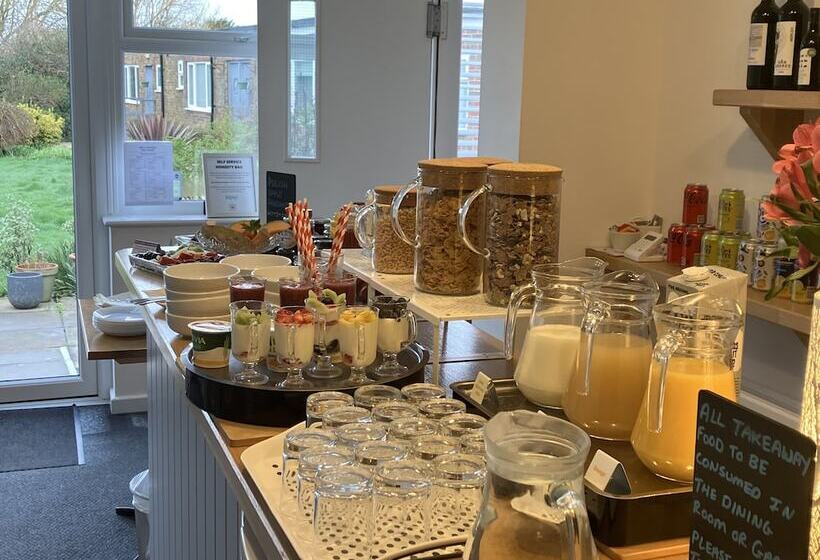 The Coast Yard B & B Chalet