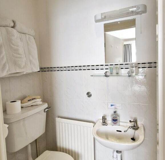 The Coast Yard B & B Chalet