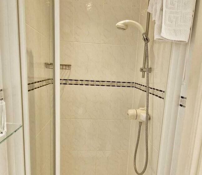 The Coast Yard B & B Chalet