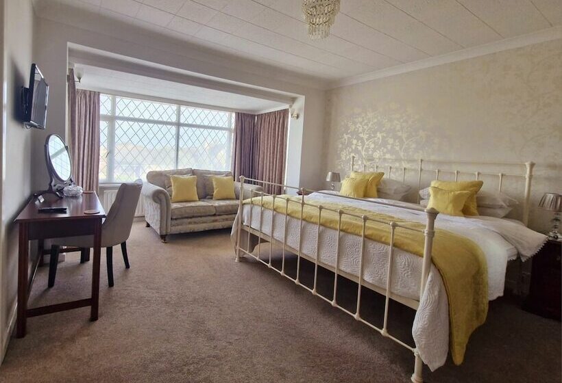 The Coast Yard B & B Chalet