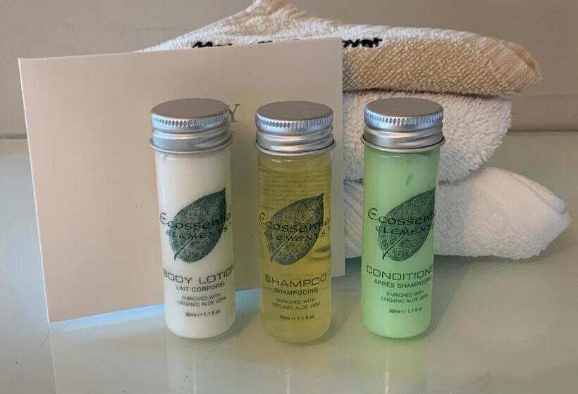 The Coast Yard B & B Chalet