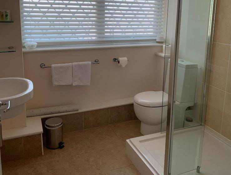 The Coast Yard B & B Chalet