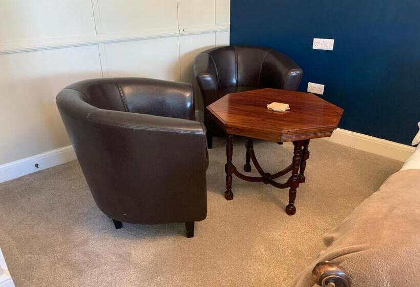 The Coast Yard B & B Chalet