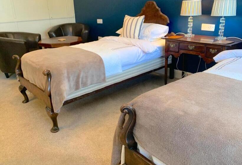 The Coast Yard B & B Chalet