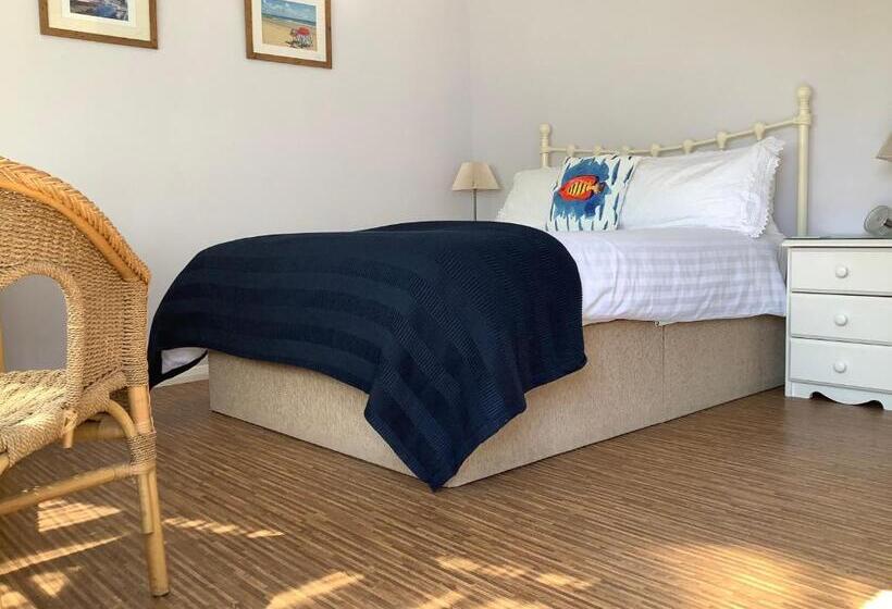 The Coast Yard B & B Chalet