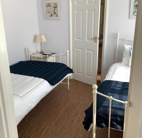 The Coast Yard B & B Chalet