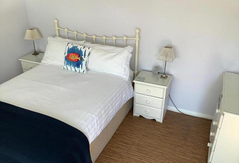 The Coast Yard B & B Chalet