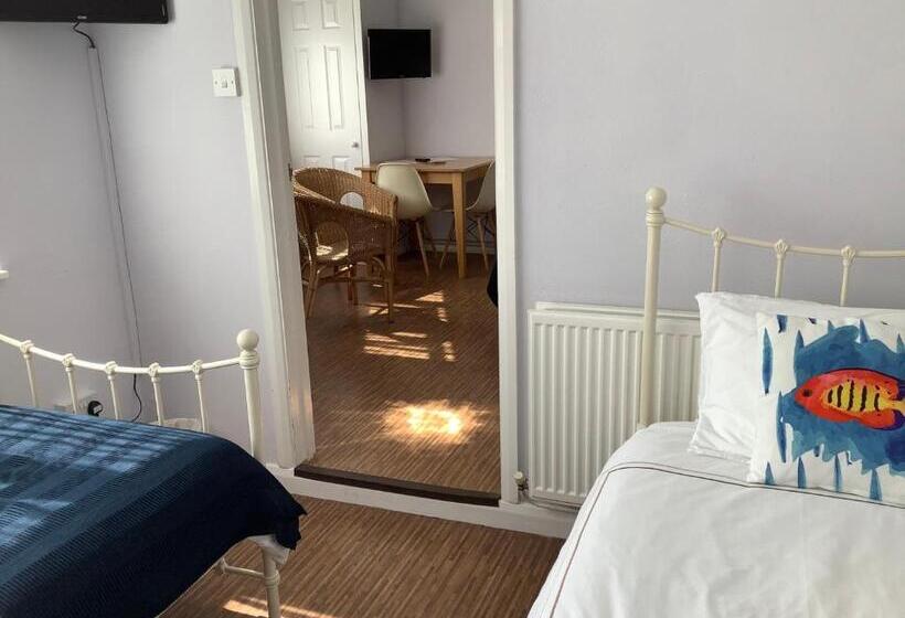 The Coast Yard B & B Chalet