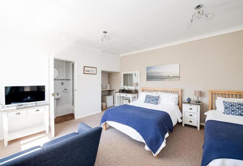 The Coast Yard B & B Chalet