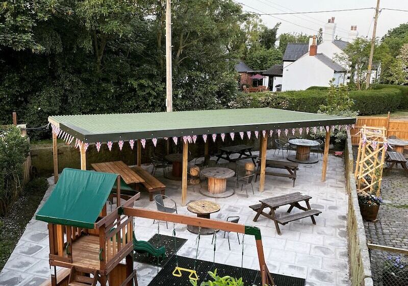 مبيت وإفطار The Farm Burscough