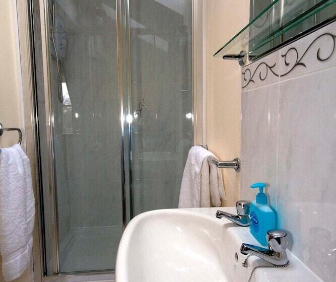 مبيت وإفطار The Farm Burscough