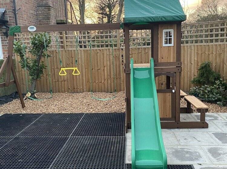 مبيت وإفطار The Farm Burscough