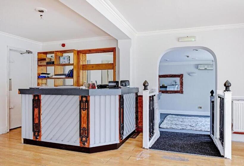 住宿加早餐  The Gables Hotel, Birmingham Airport