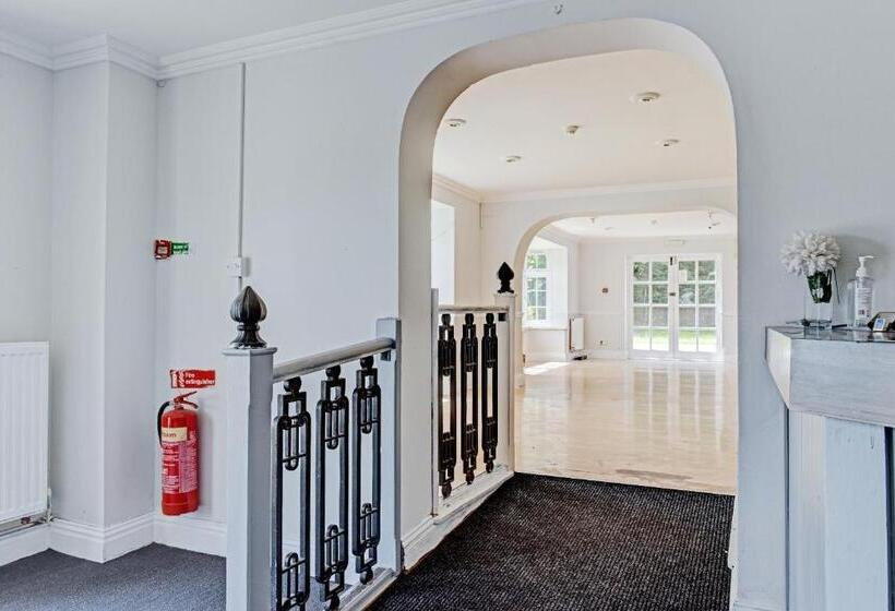 住宿加早餐  The Gables Hotel, Birmingham Airport