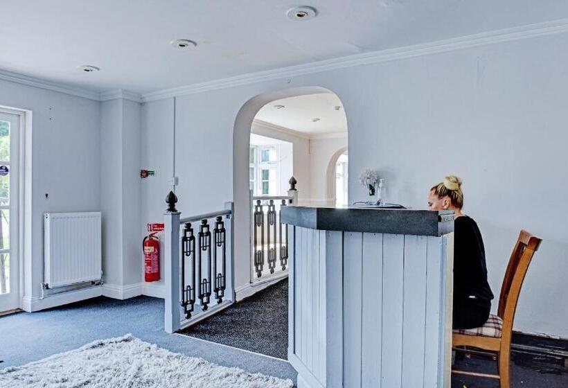 ベッドアンドブレックファースト The Gables Hotel, Birmingham Airport