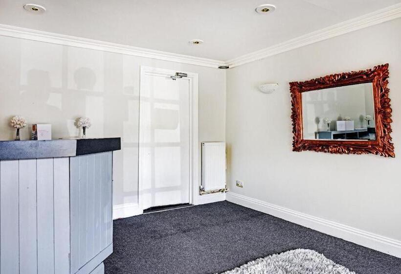 住宿加早餐  The Gables Hotel, Birmingham Airport