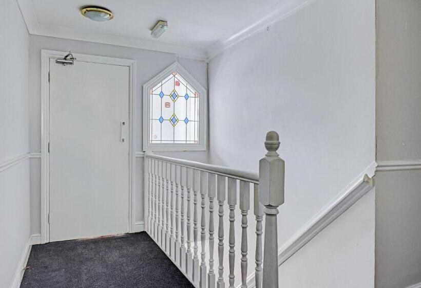 住宿加早餐  The Gables Hotel, Birmingham Airport