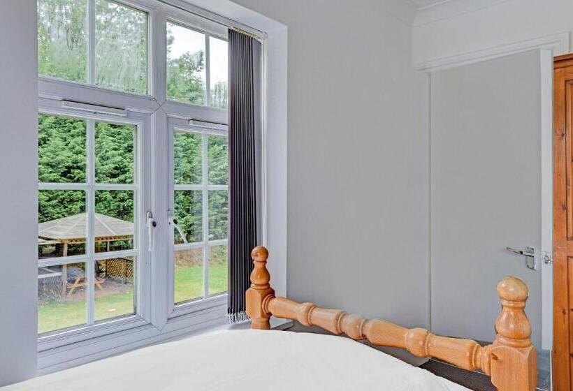 住宿加早餐  The Gables Hotel, Birmingham Airport