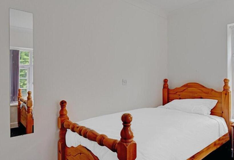 住宿加早餐  The Gables Hotel, Birmingham Airport