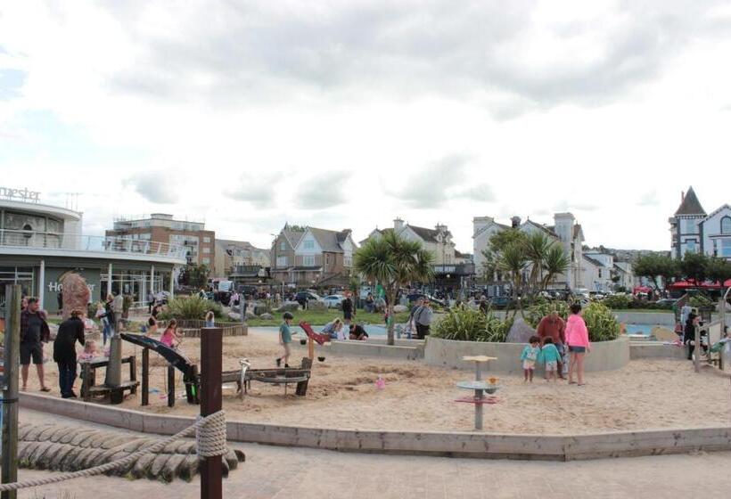 تختخواب و صبحانه The P&m Paignton Residence