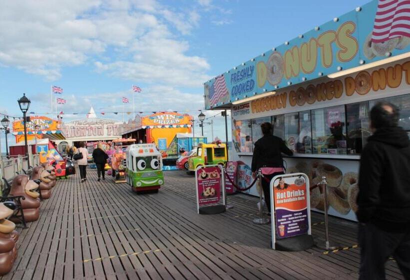 تختخواب و صبحانه The P&m Paignton Residence