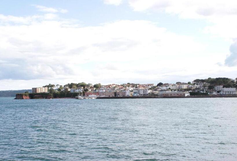 تختخواب و صبحانه The P&m Paignton Residence