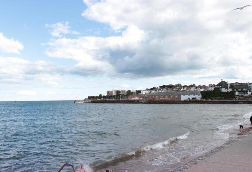 تختخواب و صبحانه The P&m Paignton Residence