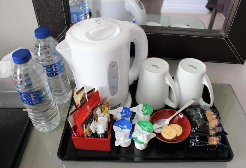 تختخواب و صبحانه The P&m Paignton Residence