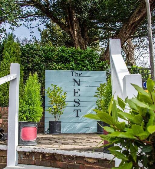 مبيت وإفطار The Swan Inn