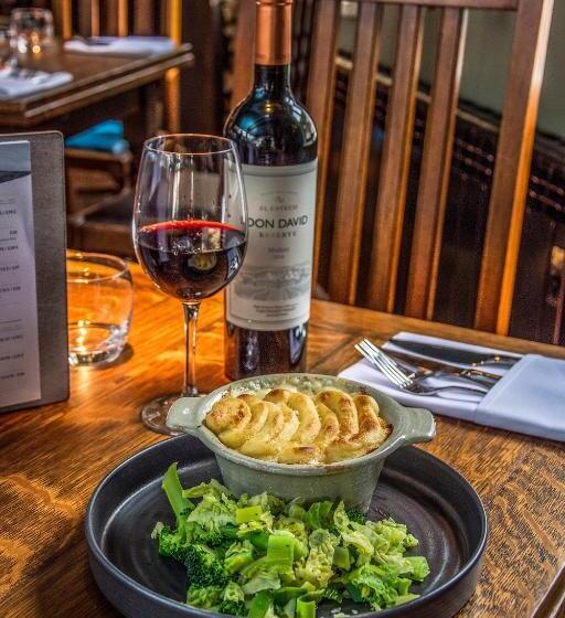 مبيت وإفطار The Swan Inn