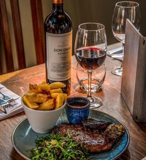 مبيت وإفطار The Swan Inn