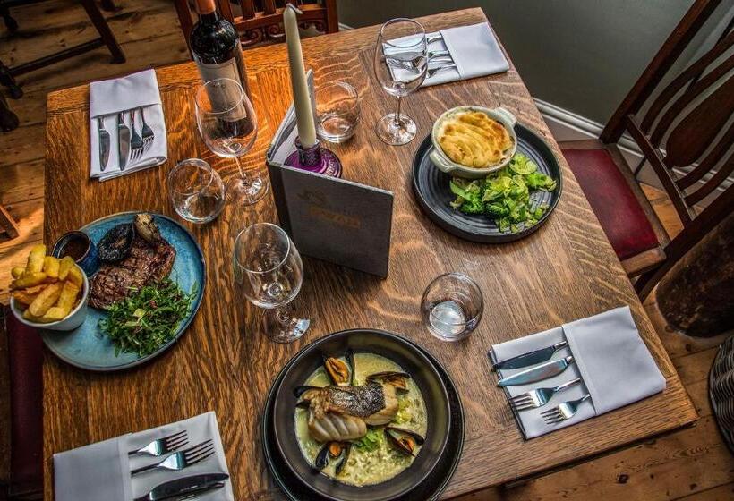 مبيت وإفطار The Swan Inn