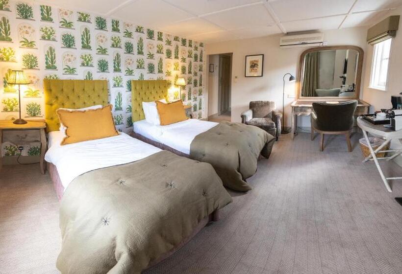 مبيت وإفطار The Swan Inn