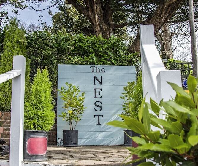 مبيت وإفطار The Swan Inn