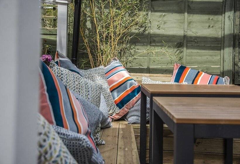 مبيت وإفطار The Swan Inn