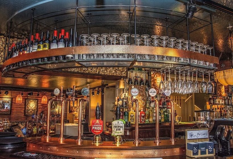 مبيت وإفطار The Swan Inn