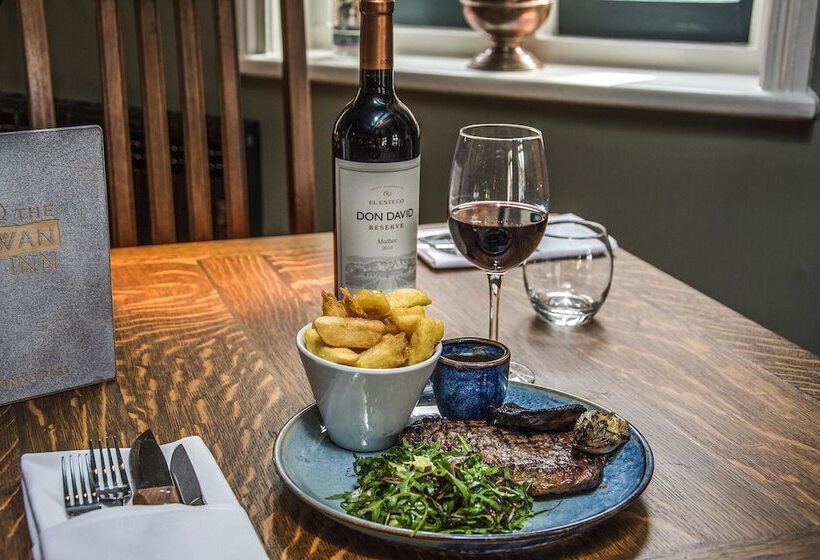 مبيت وإفطار The Swan Inn