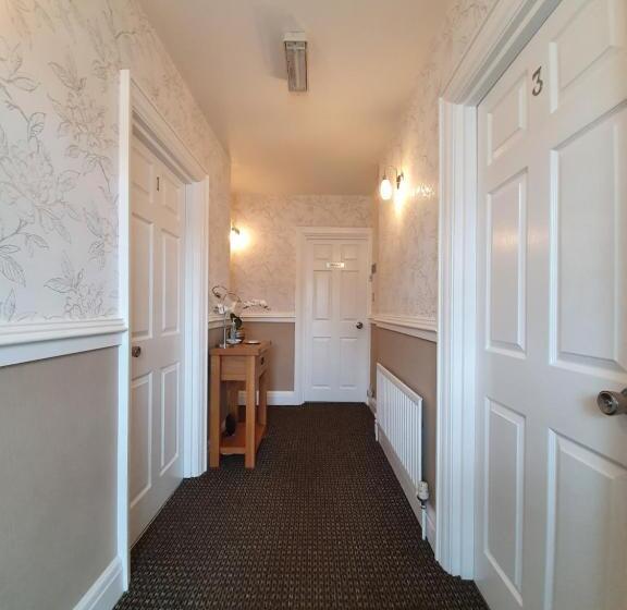 Bed and Breakfast Tregarthen   Adult Only