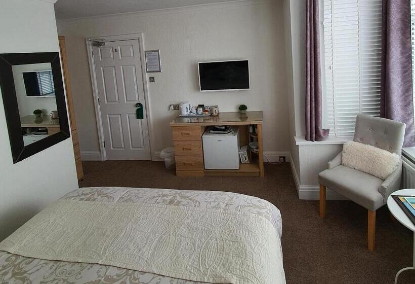 Bed and Breakfast Tregarthen   Adult Only