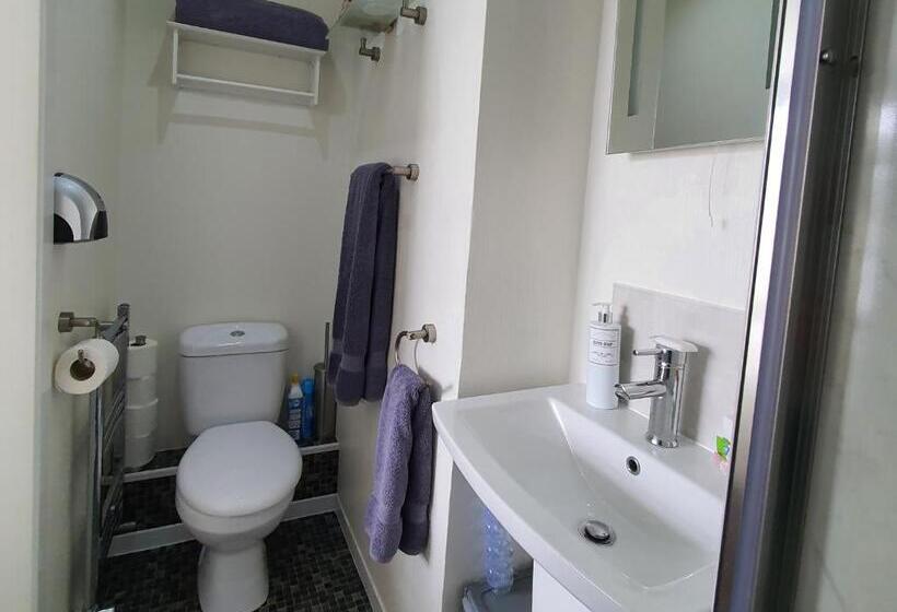 Bed and Breakfast Tregarthen   Adult Only