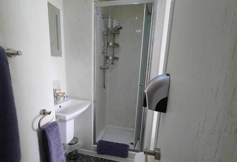 Bed and Breakfast Tregarthen   Adult Only