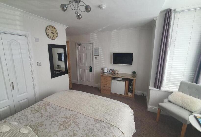 Bed and Breakfast Tregarthen   Adult Only