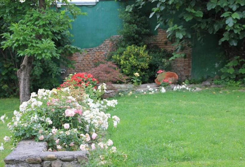 تختخواب و صبحانه Villa Kursa