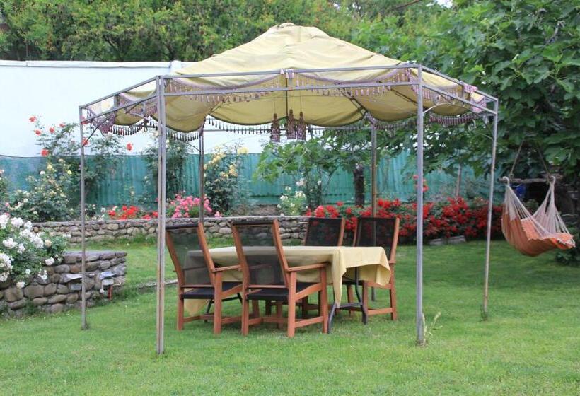 تختخواب و صبحانه Villa Kursa