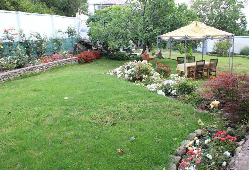 تختخواب و صبحانه Villa Kursa