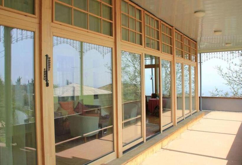 تختخواب و صبحانه Villa Kursa